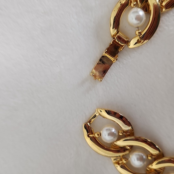 Vintage 80's Napier-style Gold Toned Faux Pearl-Accent Chain Necklace - Picture 4 of 5